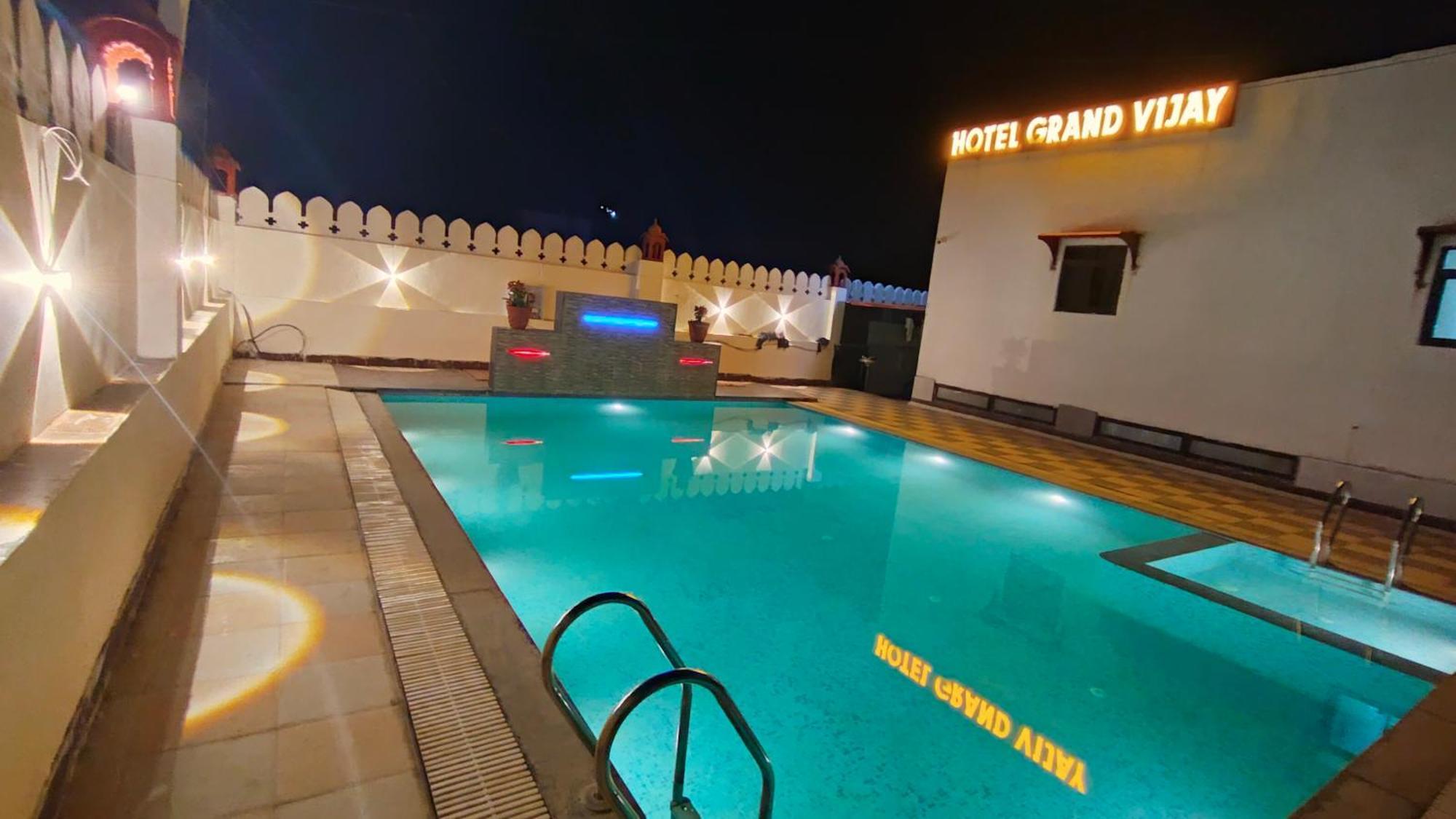 Hotel Grand Vijay Puskár Kültér fotó