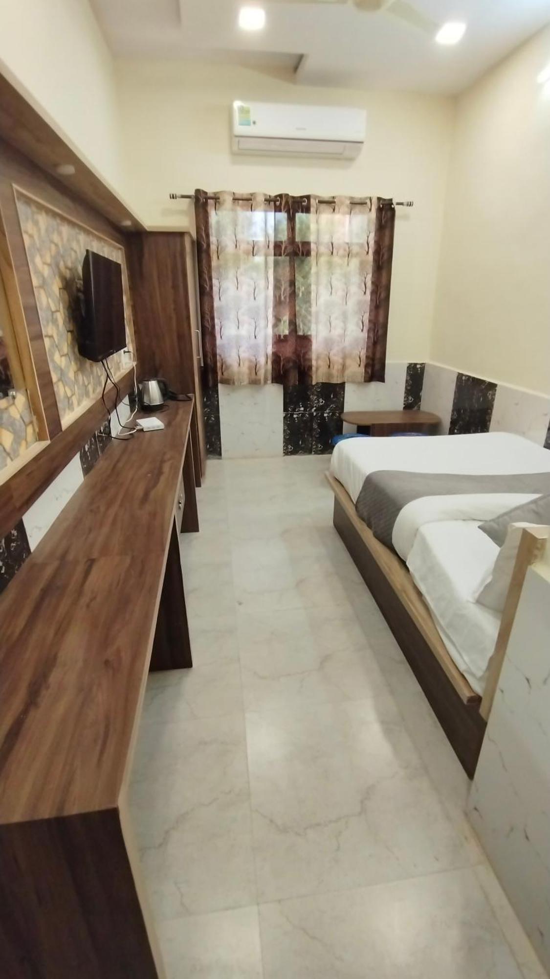 Hotel Grand Vijay Puskár Kültér fotó