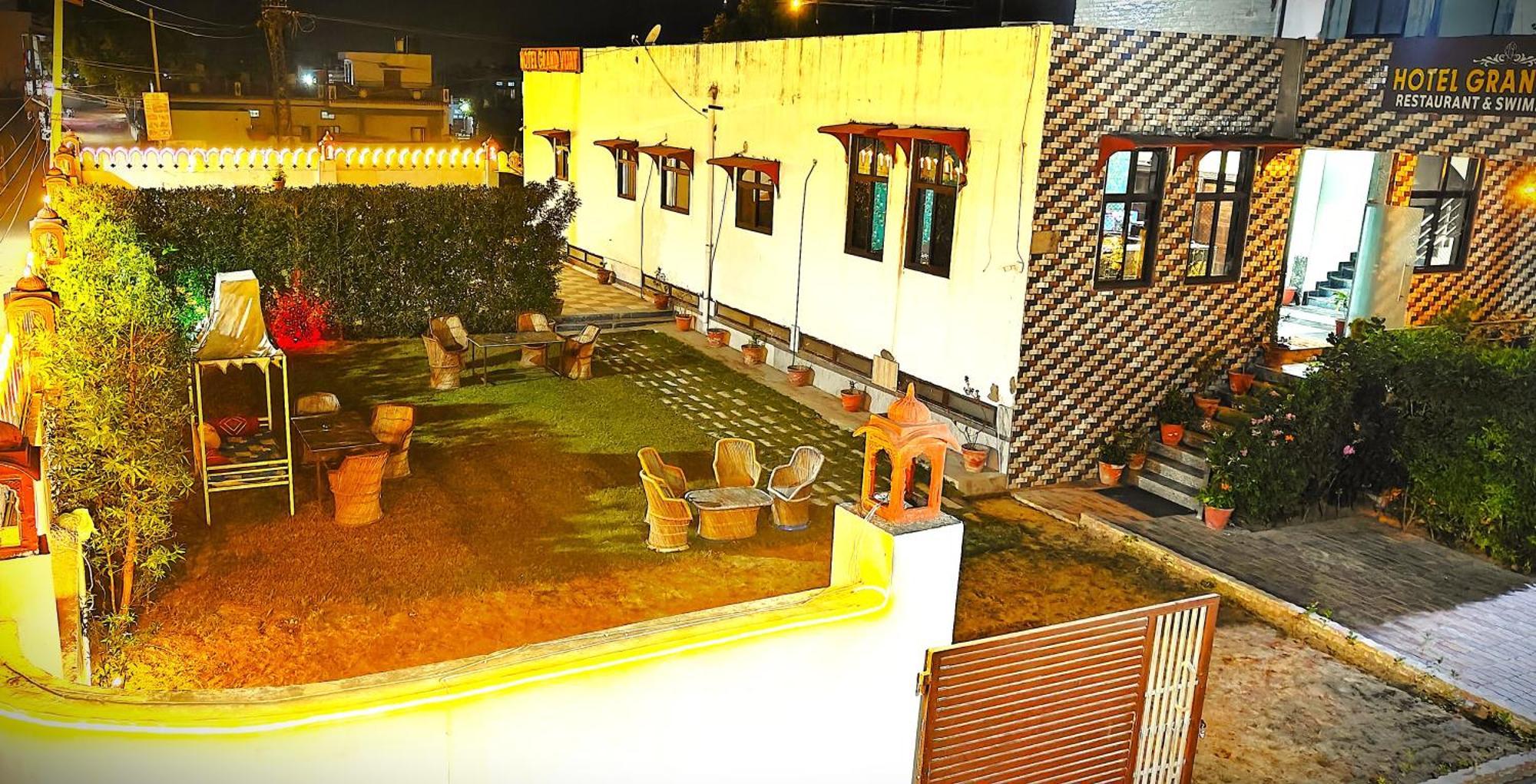 Hotel Grand Vijay Puskár Kültér fotó