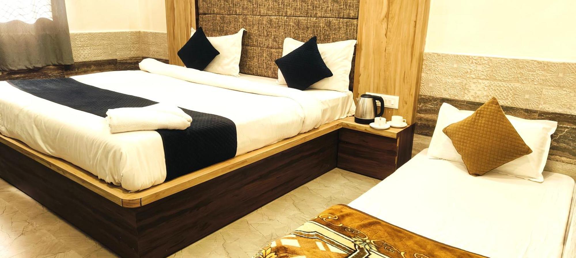 Hotel Grand Vijay Puskár Kültér fotó